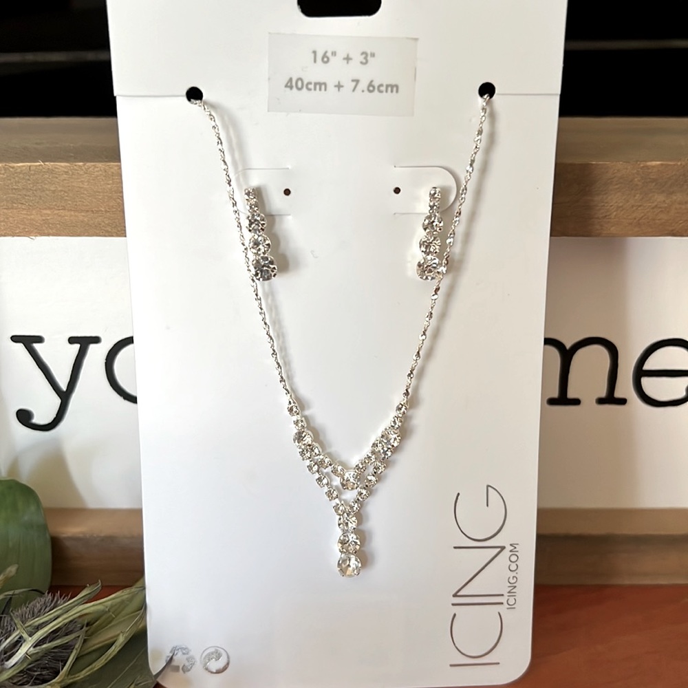 NWT crystal wedding necklace set silver